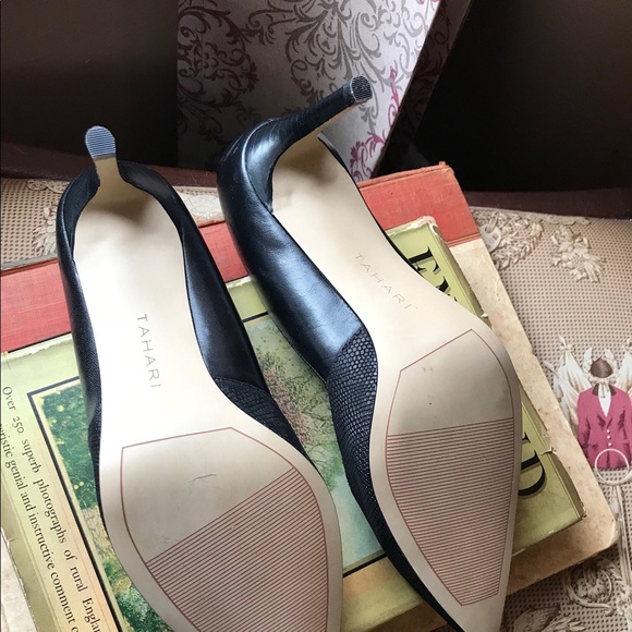 TAHARI Heels - Picture 4 of 4